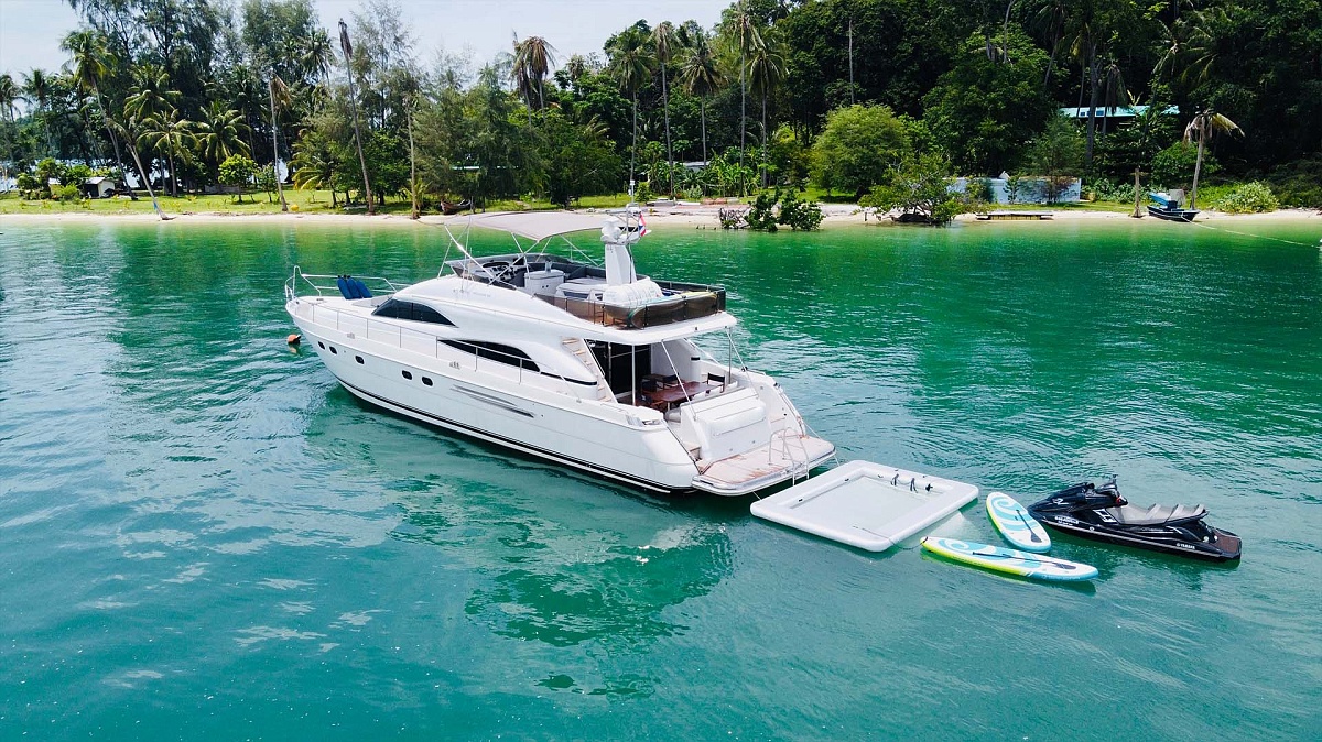 Аренда моторной яхты Princess 65 Oceana на Пхукете